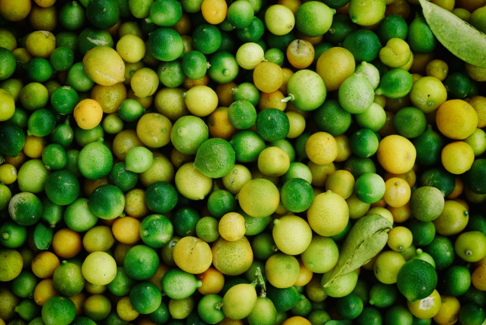 basket full of calamansi fruit