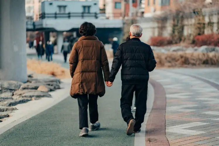 daily walking benefits for older adults 